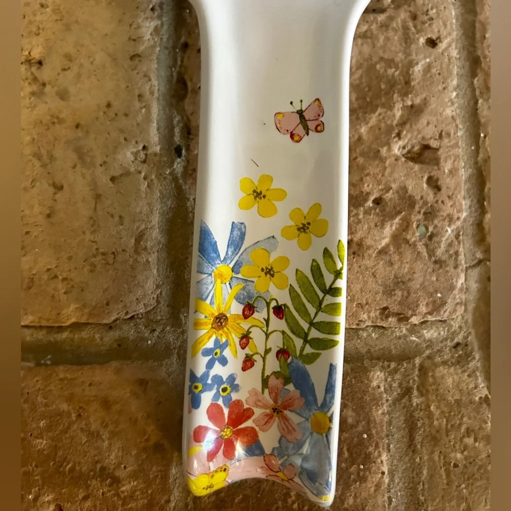Rae Dunn spoon rest spring design.